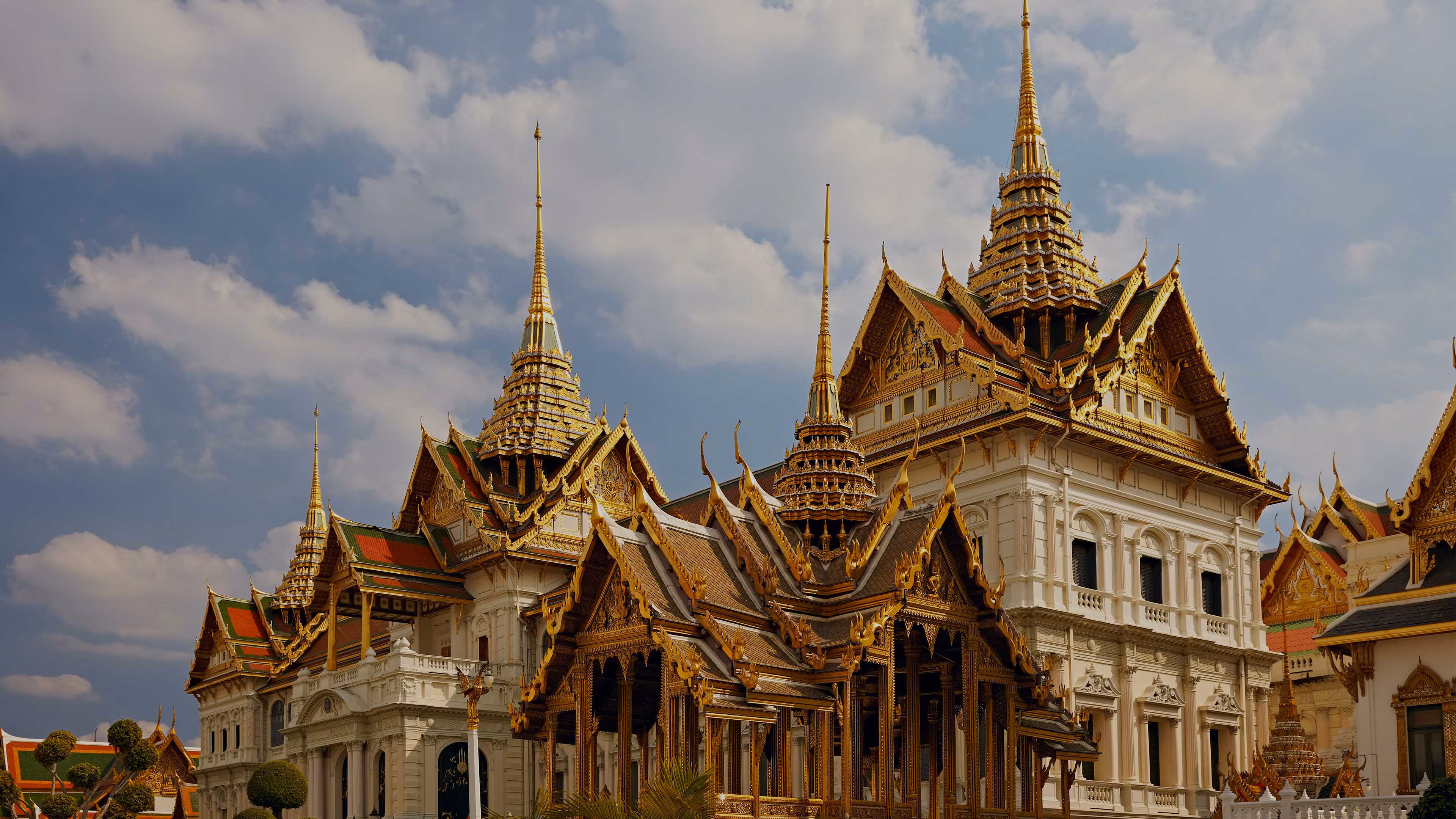 Travel Pattaya and Bangkok - Explore Pattaya and Bangkok with Madfun